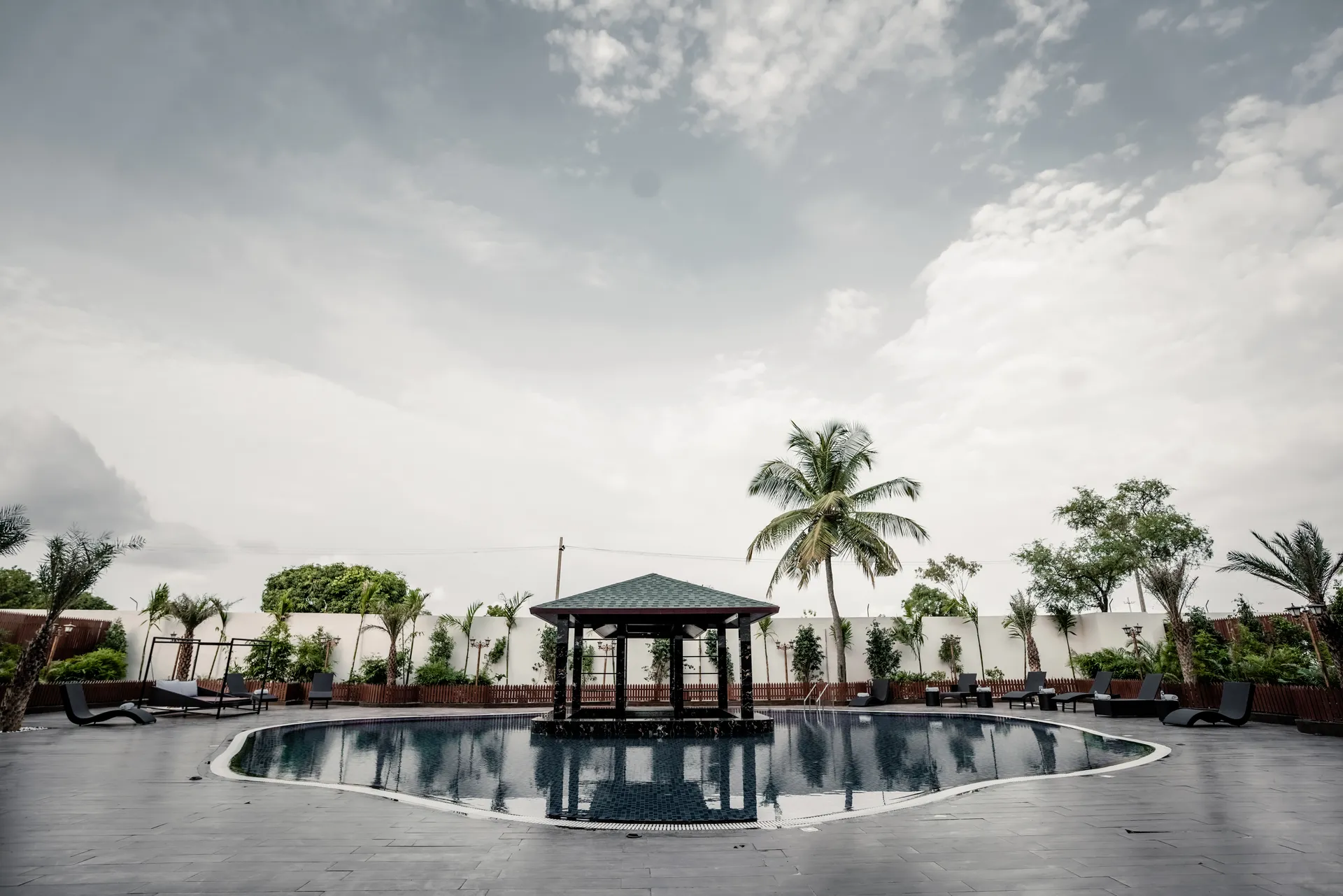 Royal Ritz - Luxury Hotel